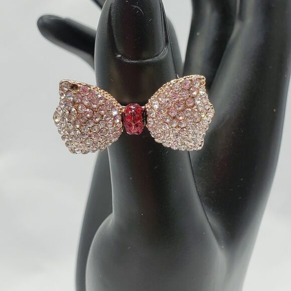 💜Charming Charlie Rose Gold Bow Ring - Picture 2 of 5
